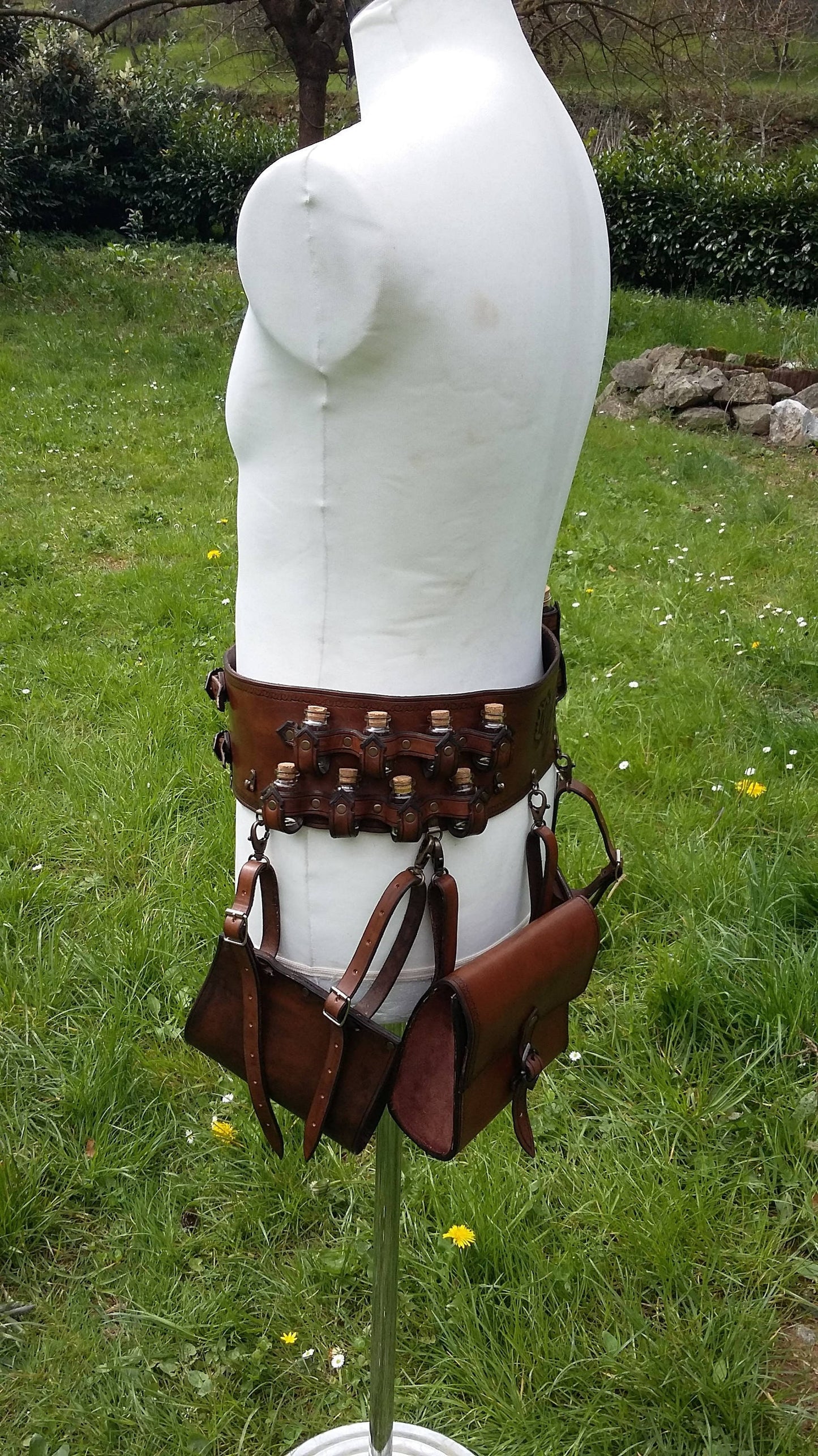 Handmade leather alchemist’s belt with 12 potion holders, crafted for LARP, cosplay, and medieval fantasy costumes