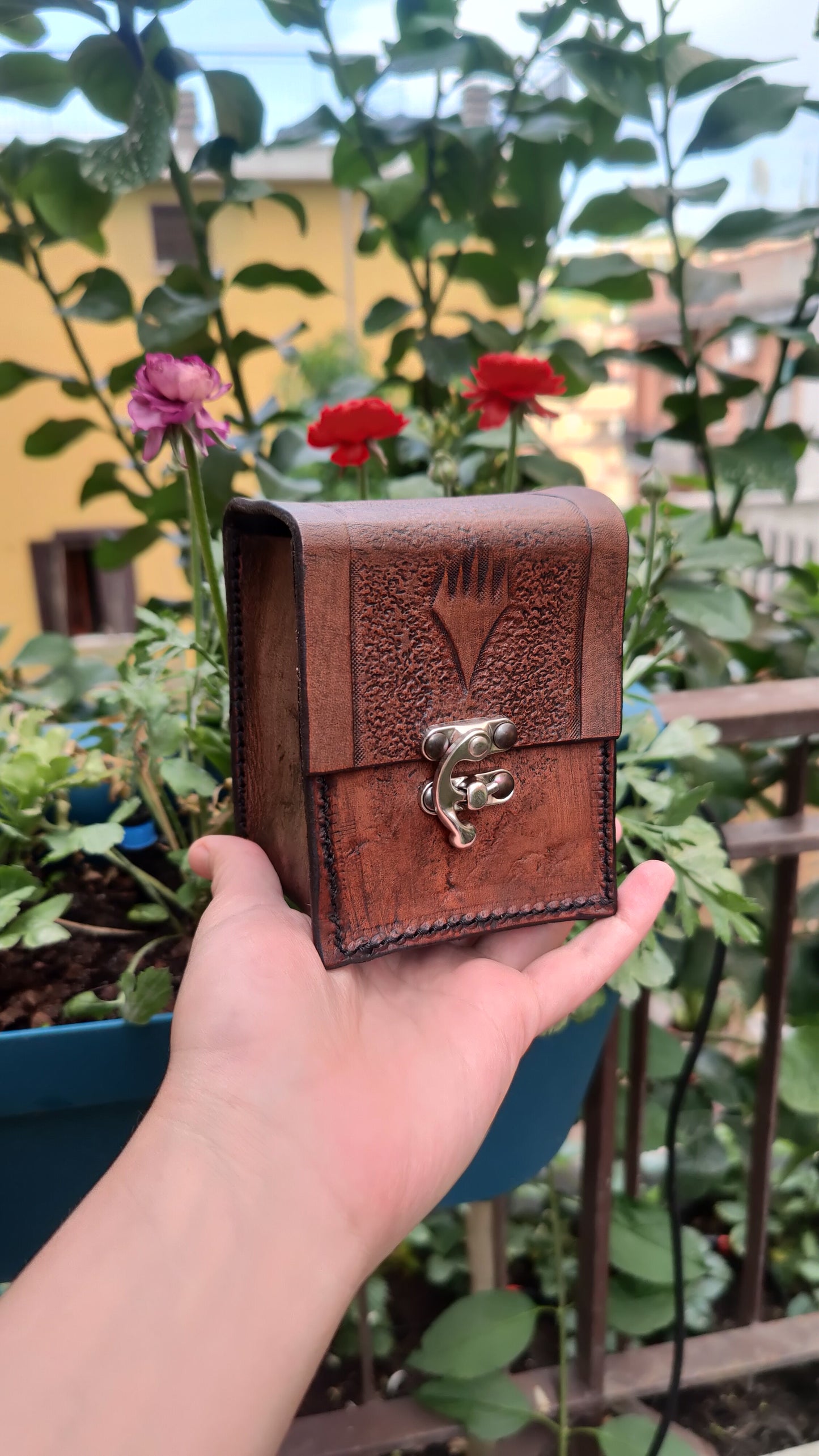 Custom Leather Card Holder - Deck Box 100+ Magic The Gathering / Pokemon / One Piece Poker