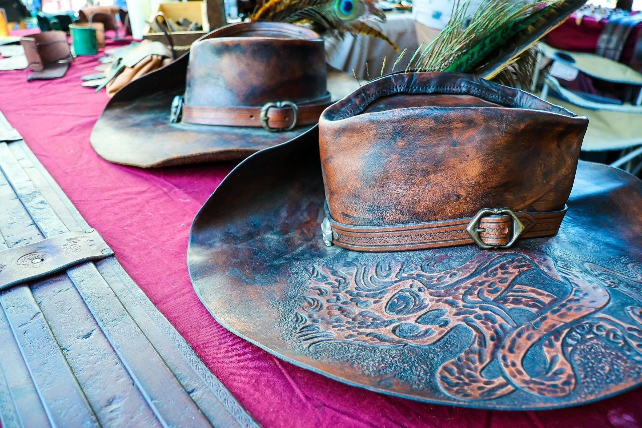 A detailed look at the vegetable-tanned leather used for this Renaissance cavalier hats. Engraved with octopus