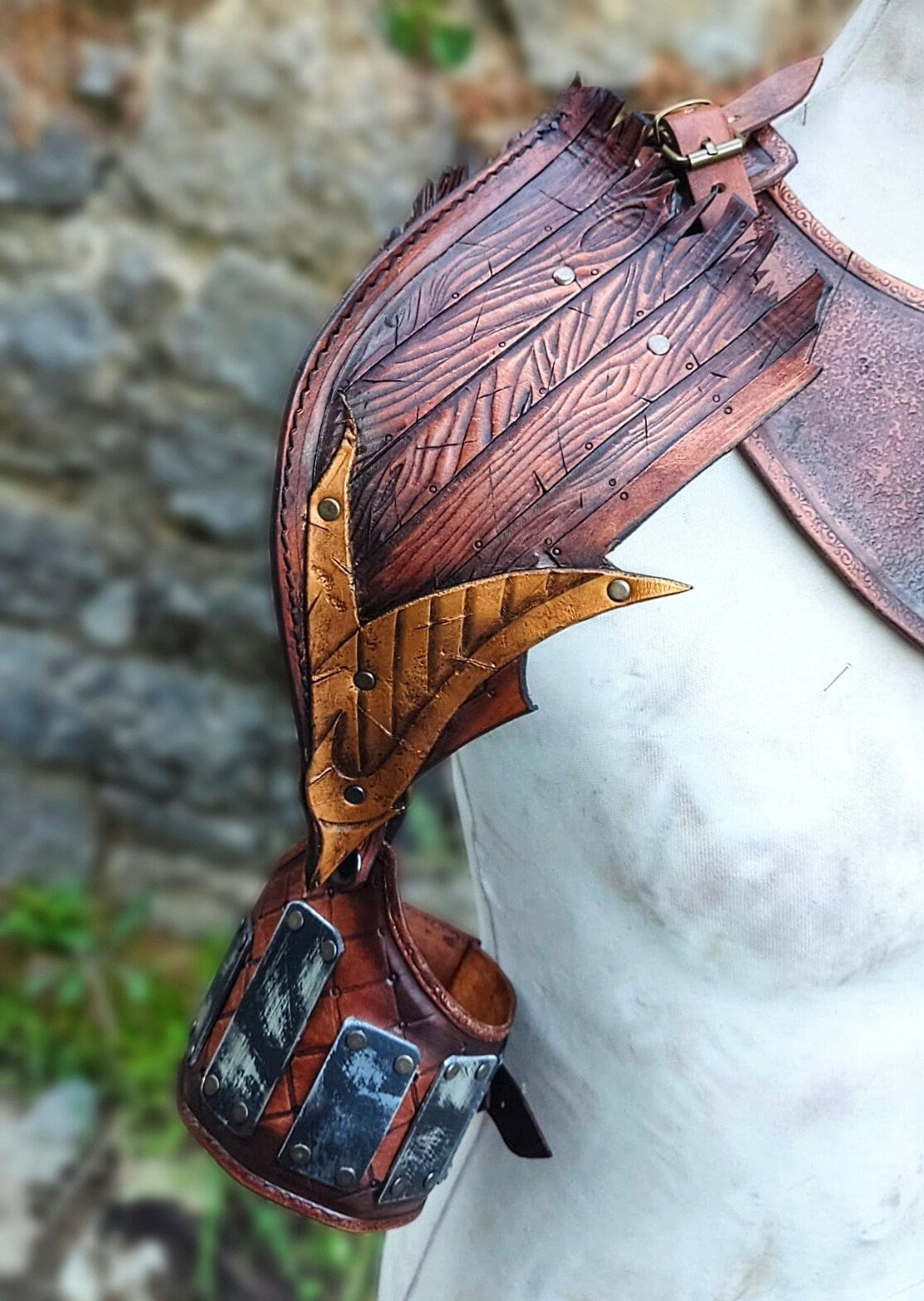Buccaneer leather armor featuring an engraved ship design – inspired by the bow and stern of a vessel