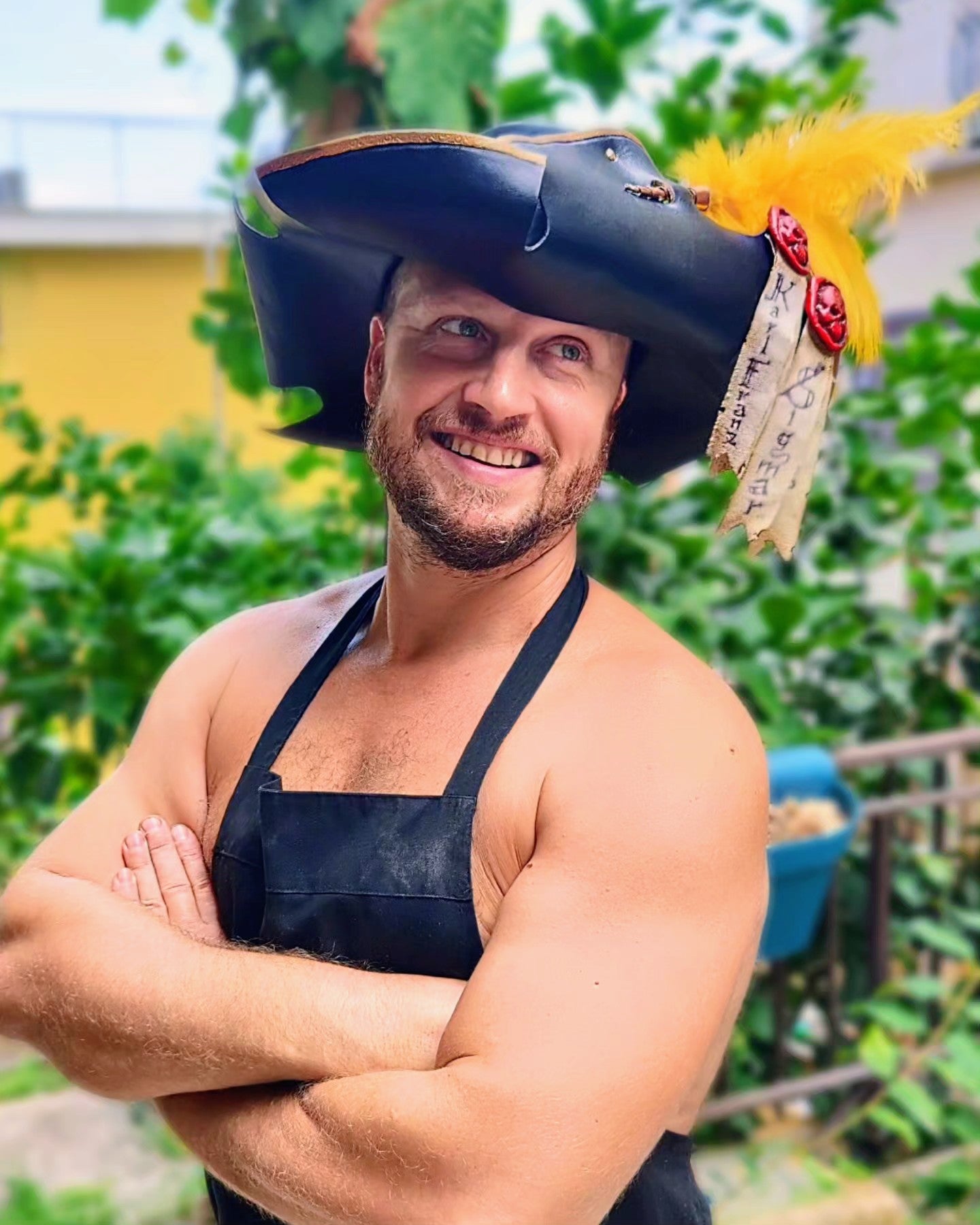 Handmade leather musketeer hat crafted from premium vegetable-tanned leather, inspired by historical movies and customizable in color, engravings, and accessories.