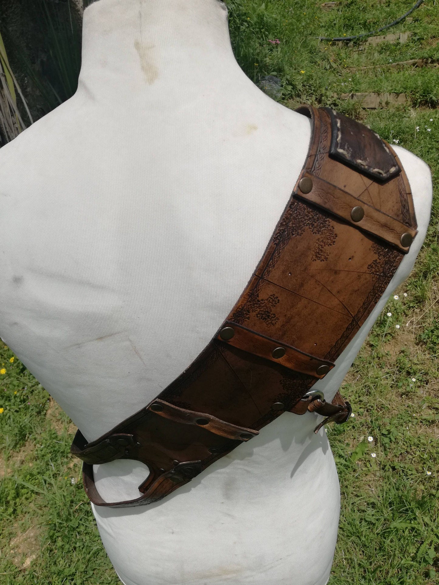 Premium bandolier made from 100% first-choice, vegetable-tanned Italian leather. Durable, elegant, and historically inspired