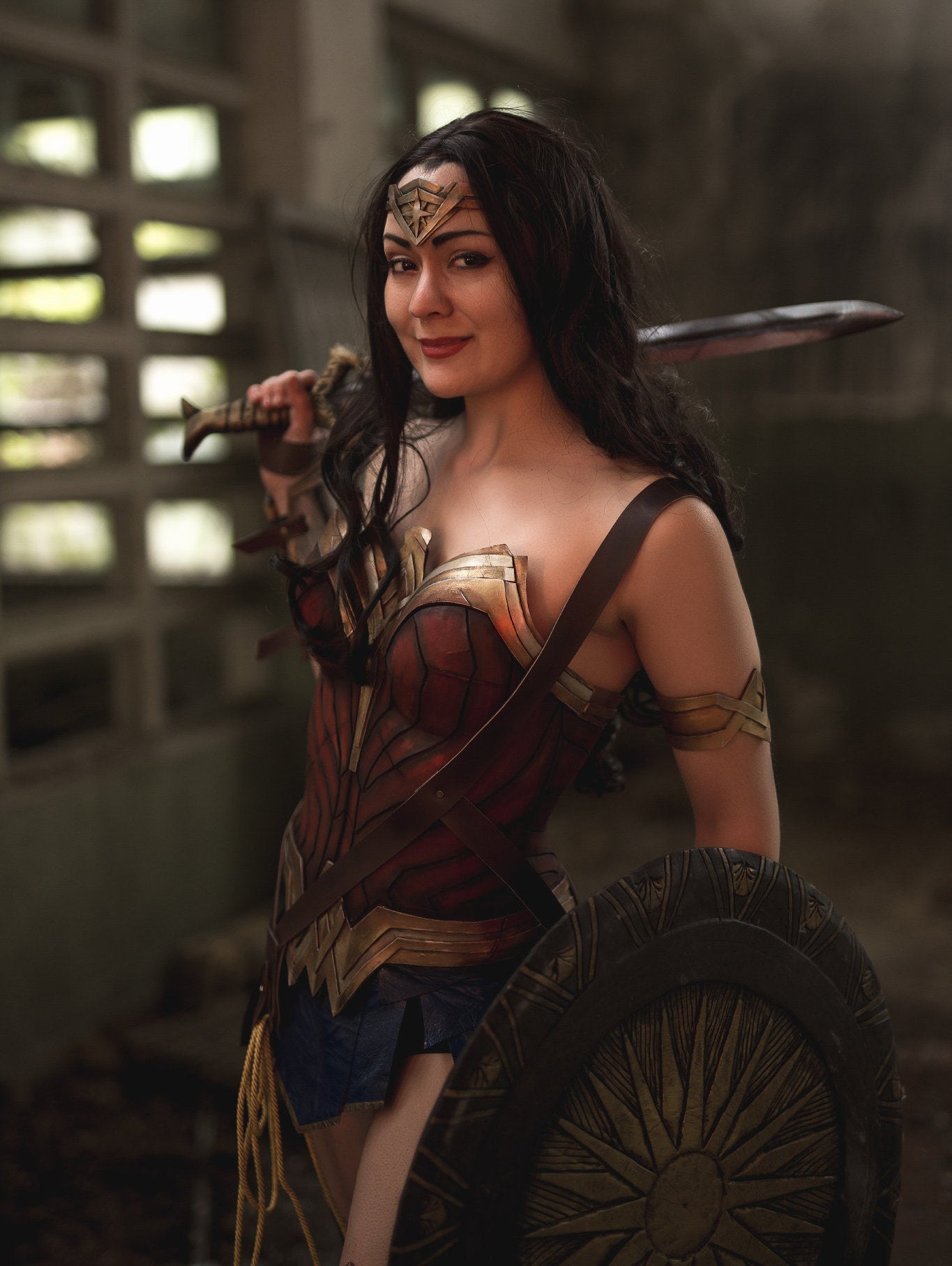Full cosplay corset and skirt inspired by Wonder Woman’s iconic armor, made with high-quality foam and leather