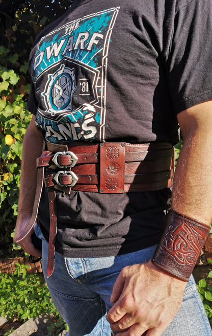 Handcrafted double buckle leather belt available in three timeless colors. Optional Celtic decorations for a unique touch.