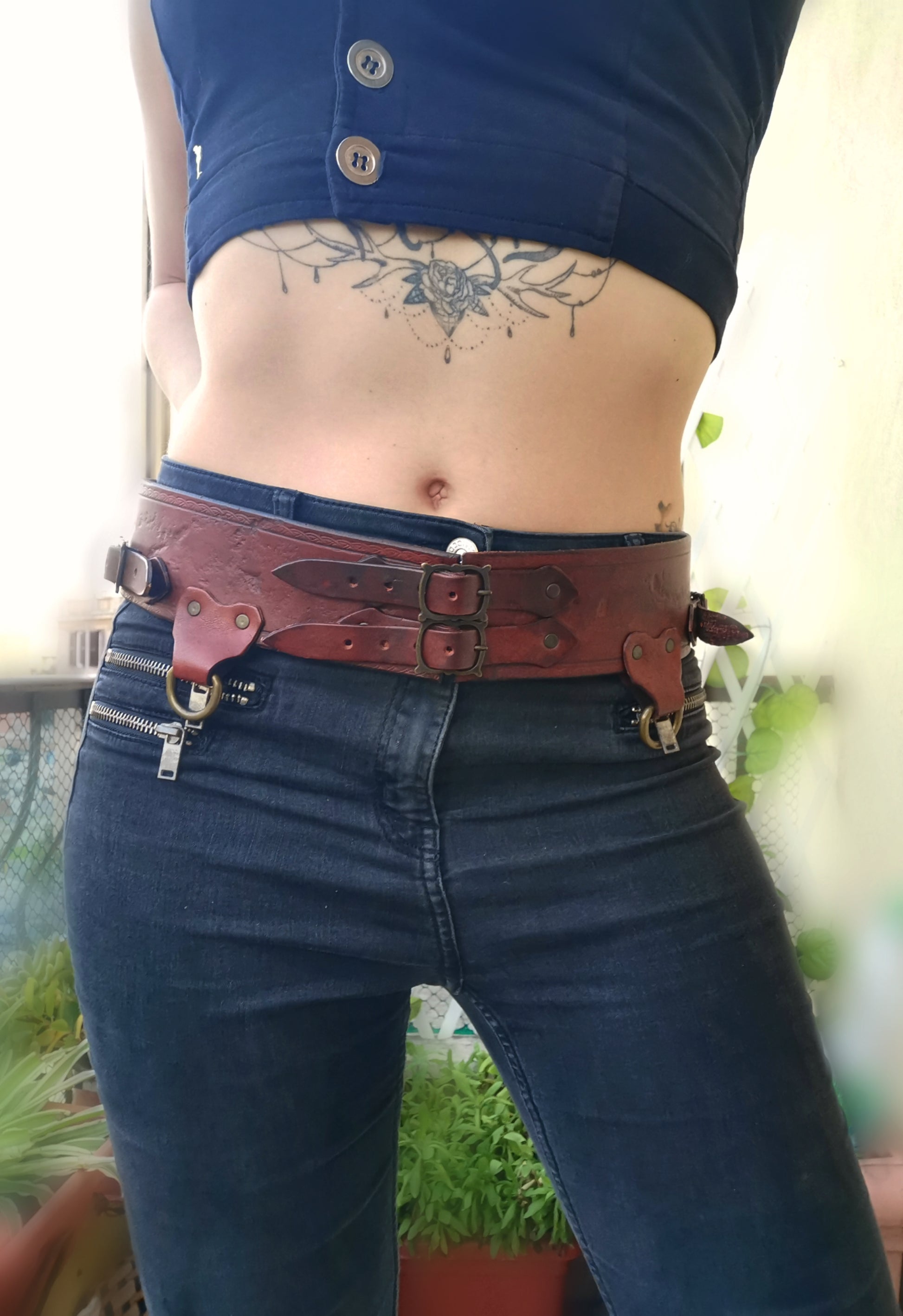 Stand out in your next LARP event with our premium leather belt. High-quality craftsmanship ensures a perfect look and long-lasting durability.