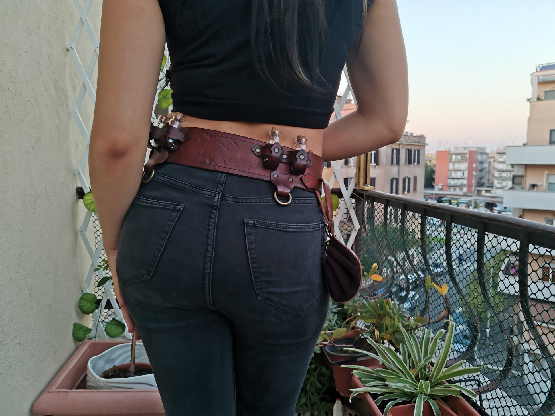 Premium quality handmade leather belt with adjustable fit for LARP and fantasy gear, with 4 potion flasks