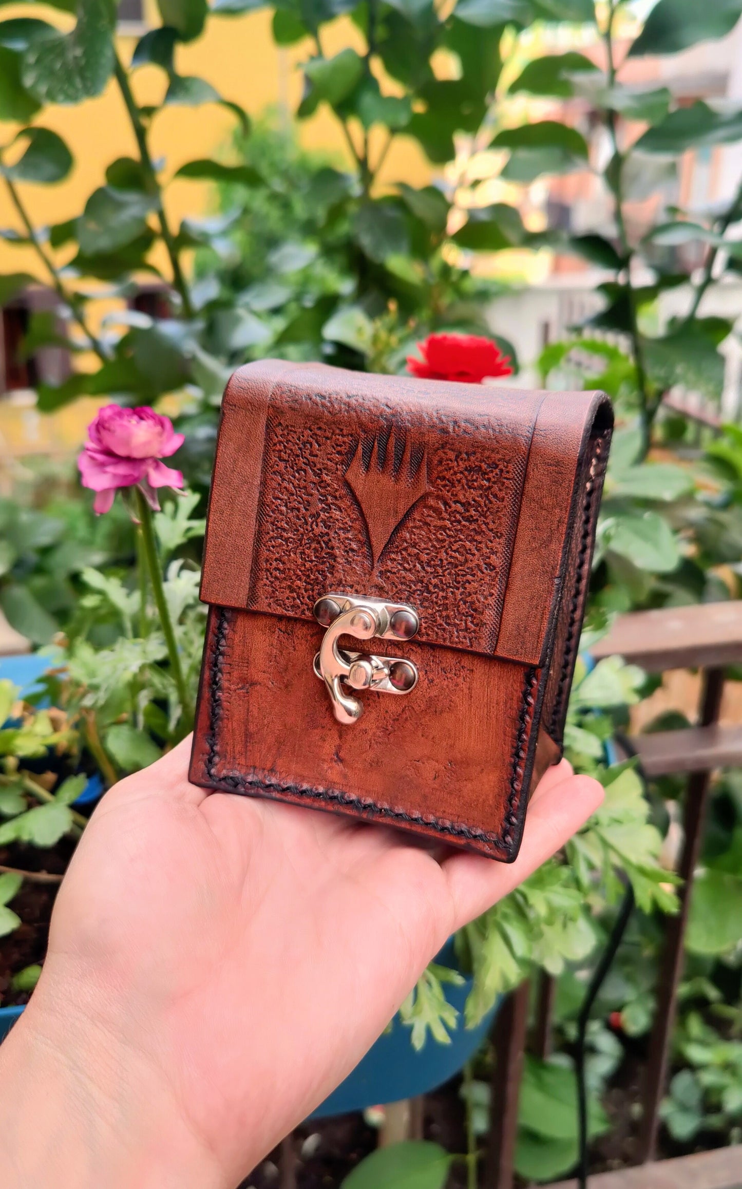 Custom Leather Card Holder - Deck Box 100+ Magic The Gathering / Pokemon / Poker deck