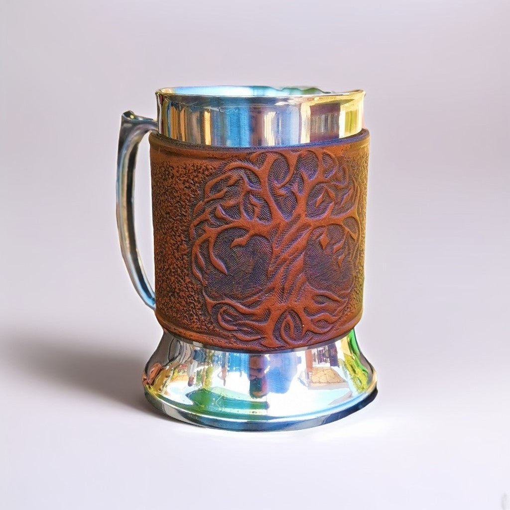 Custom engraved leather beer mug wrap – handcrafted Italian leather, perfect for unique gifts and Viking-style drinking, tree of life yggdrasil engraving