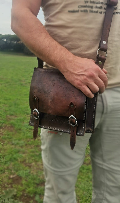 Customizable leather bag for LARP, cosplay, and historical reenactment, made with high-quality vegetable-tanned leathe