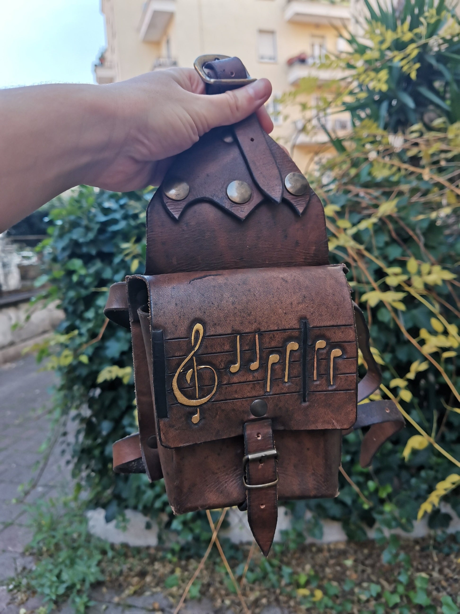 CUSTOM leather LEG BAG pocket. Engraved leather leg pouch with Celtic, Viking, and steampunk motifs, handcrafted in premium Italian leather.