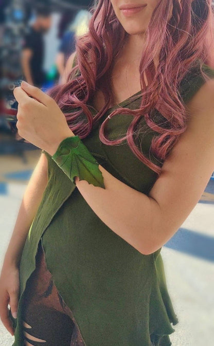 Custom handmade leather leaf bracelet crafted from sustainable vegetable-tanned leather.