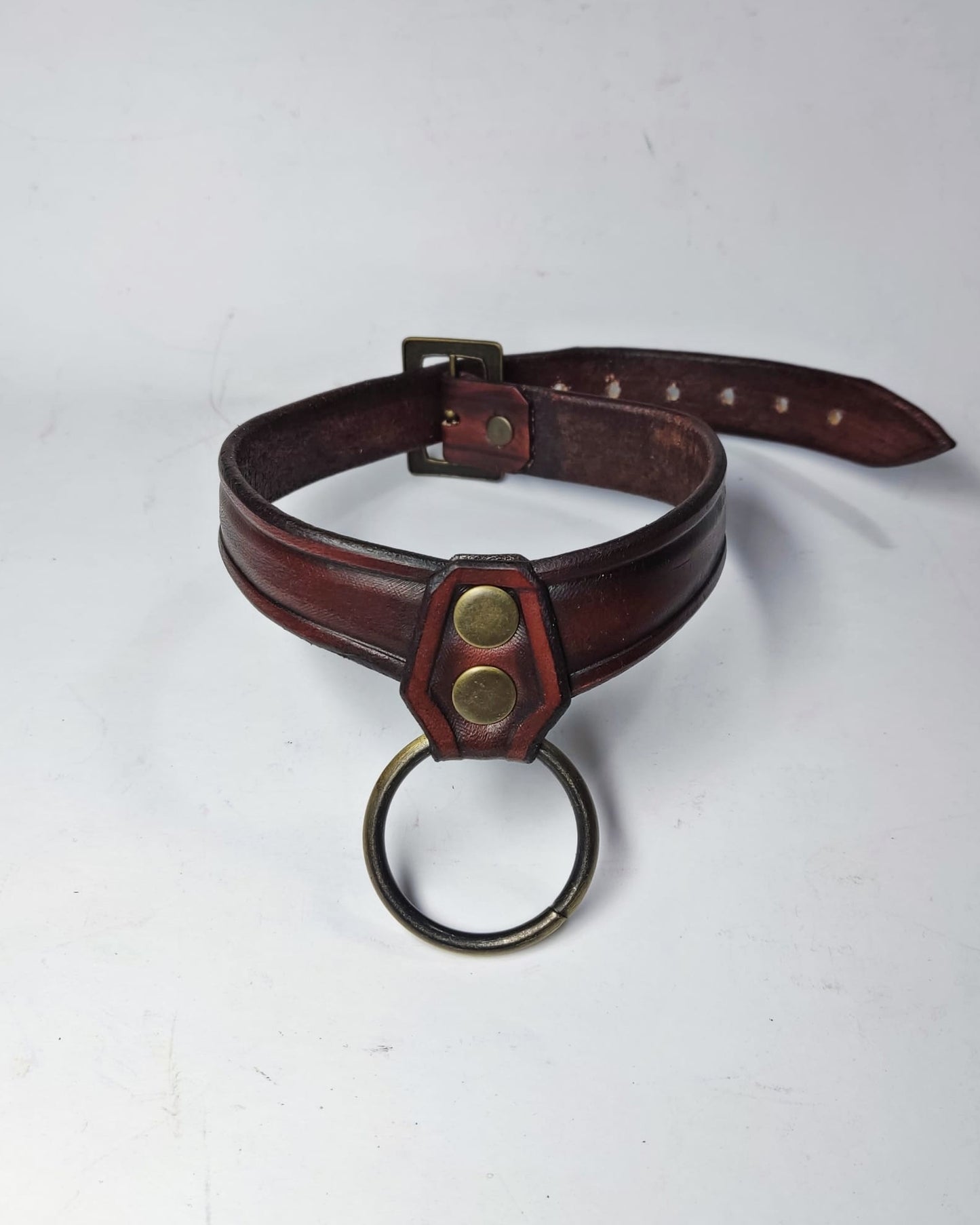 Handcrafted genuine leather choker, a bold and elegant accessory, fully customizable in size and color