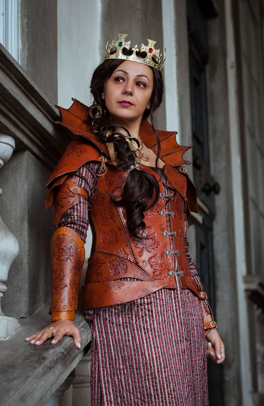 Handmade leather female warrior armor – inspired by elves, druids, and eldars for LARP and cosplay