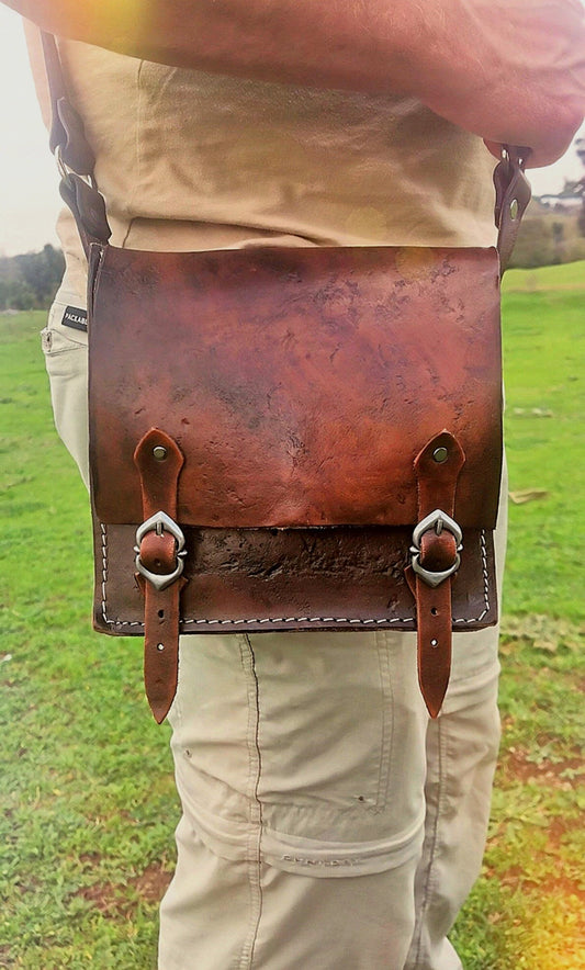 Handmade leather shoulder bag inspired by Geralt’s Ursine Armor from The Witcher, made from genuine Italian leather with adjustable strap and engraved details