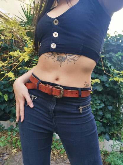 a unisex & custom Handmade Italian leather belt crafted from premium vegetable-tanned leather, customizable in style, color, and buckle choice.
