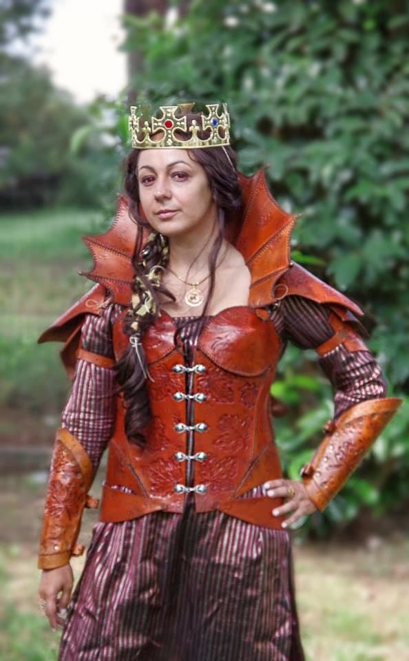 genuine Italian leather engraved armor for women – hand-molded, durable, and tailored for fantasy characters