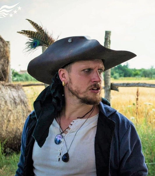 Musketeer hat - handmade leather pirate costume for larp and cosplay inspired by D'Artagnan - high quality craftsmanship