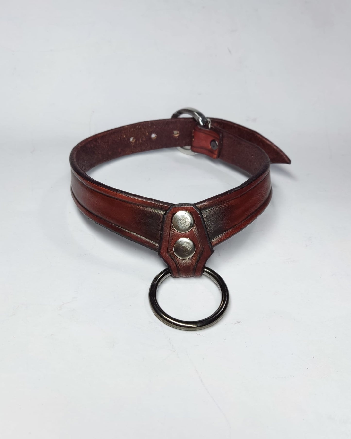 custom color handmade leather choker, thick and adjustable, made from high-quality Italian leather.